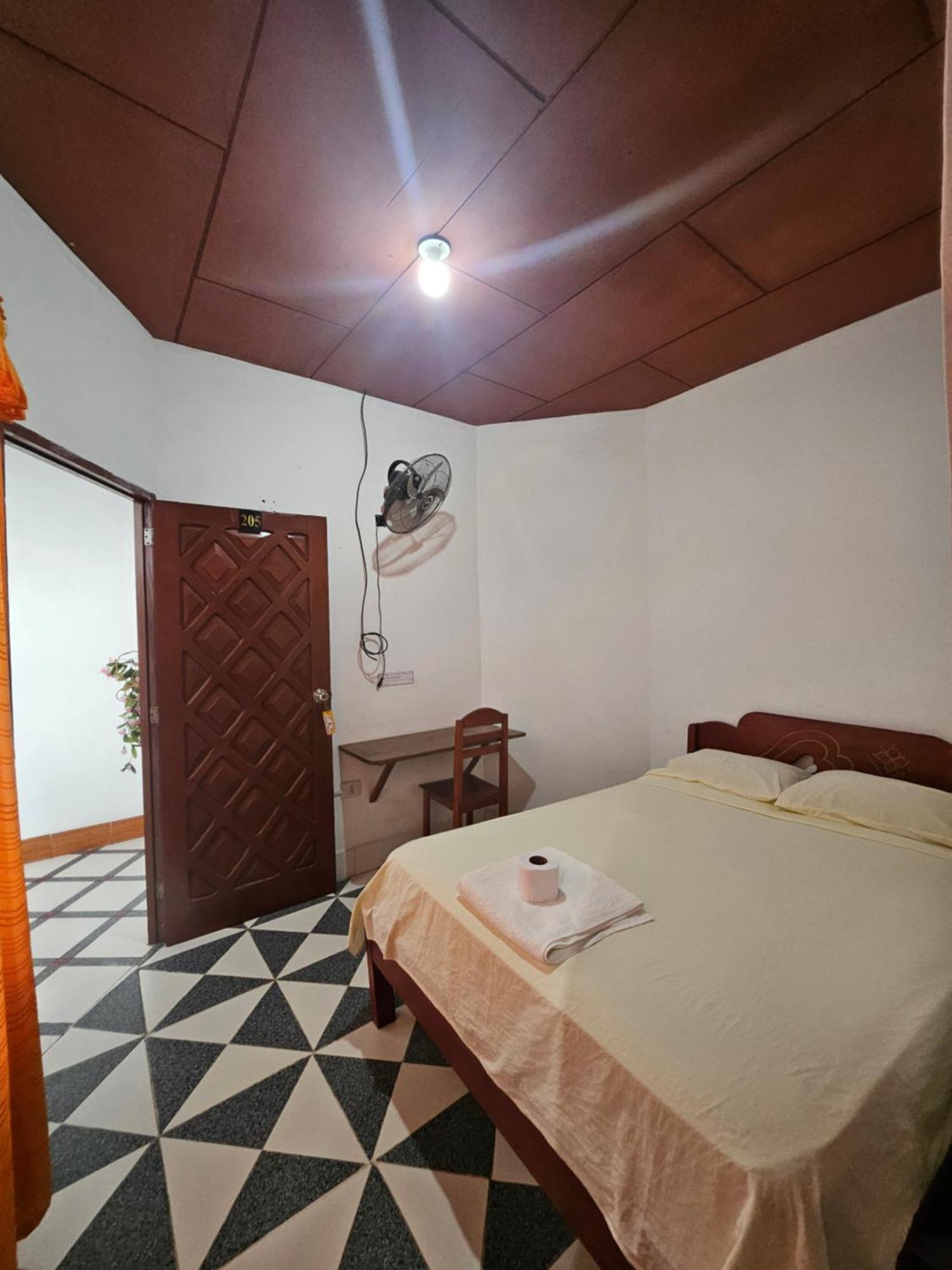 Sarisa House Hotel Iquitos Exterior photo