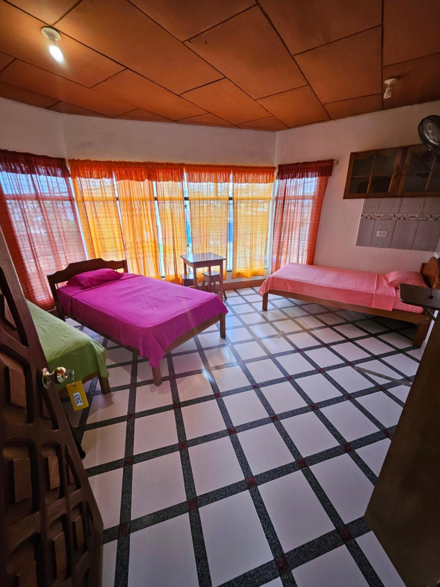 Sarisa House Hotel Iquitos Exterior photo