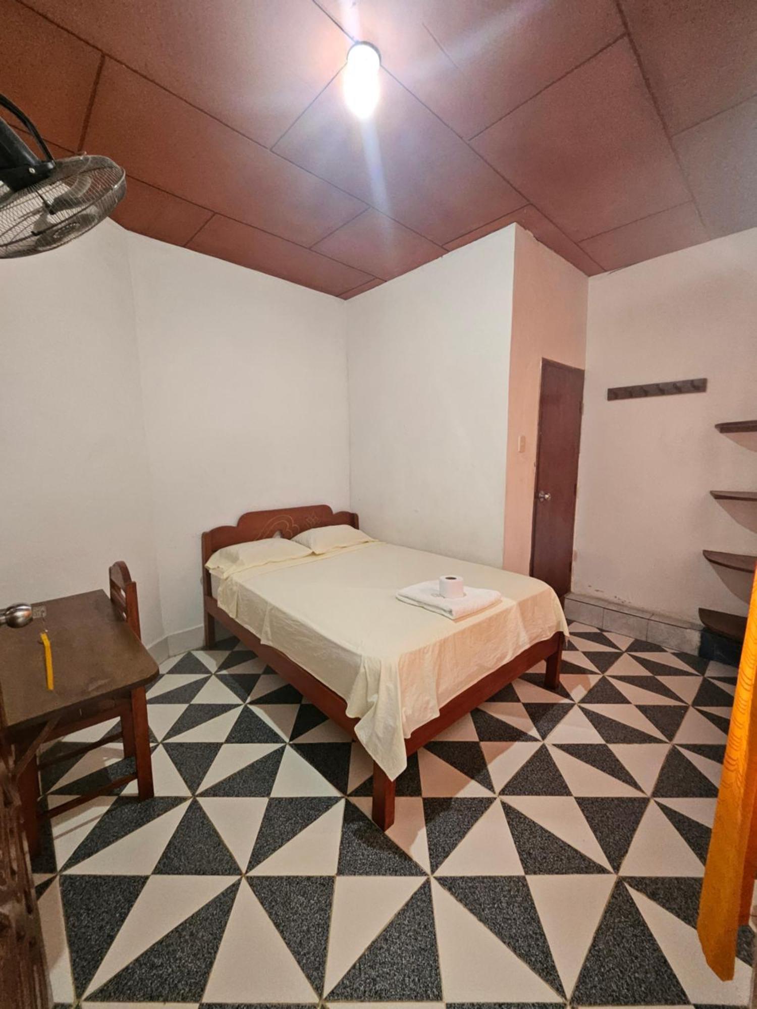 Sarisa House Hotel Iquitos Exterior photo
