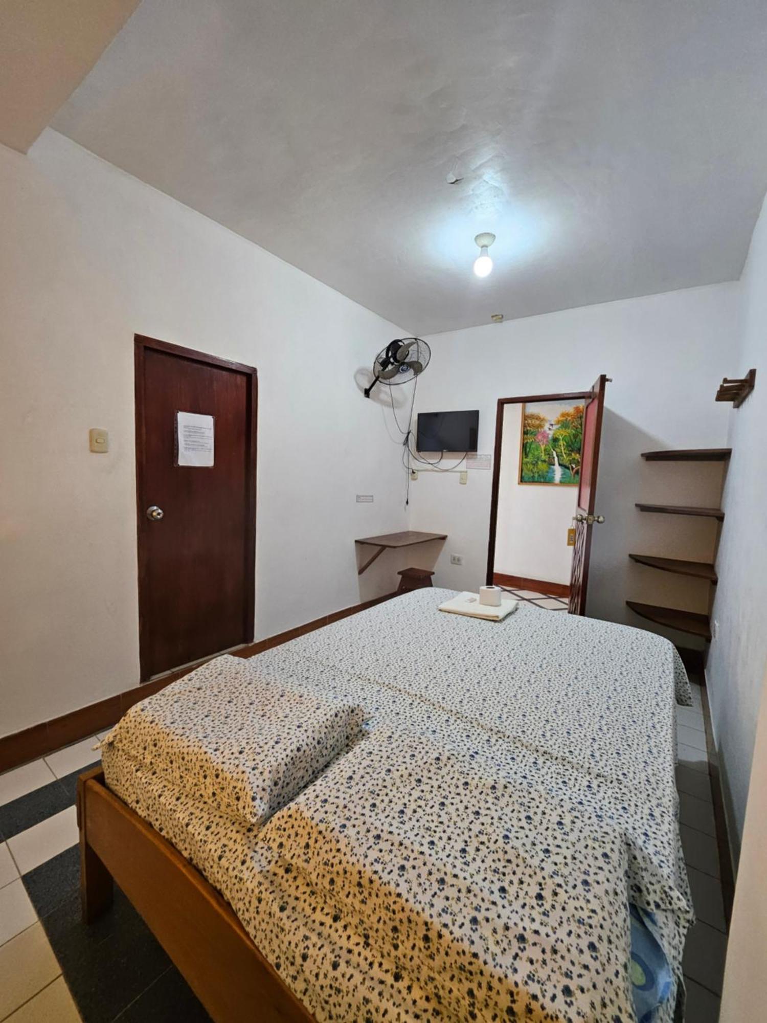 Sarisa House Hotel Iquitos Exterior photo