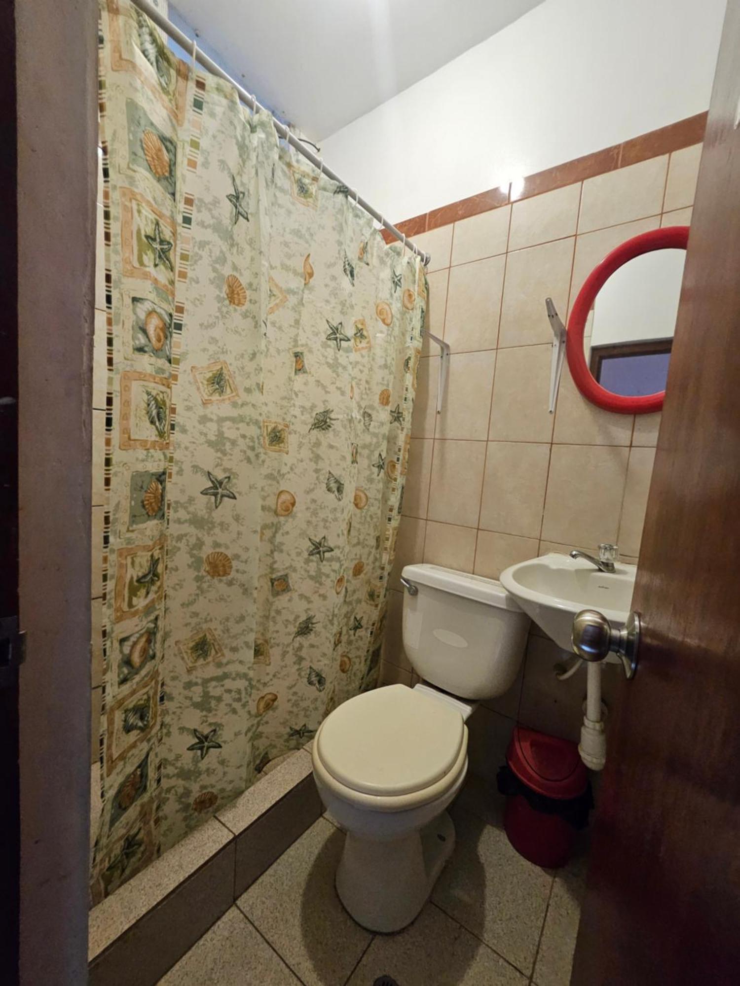 Sarisa House Hotel Iquitos Exterior photo